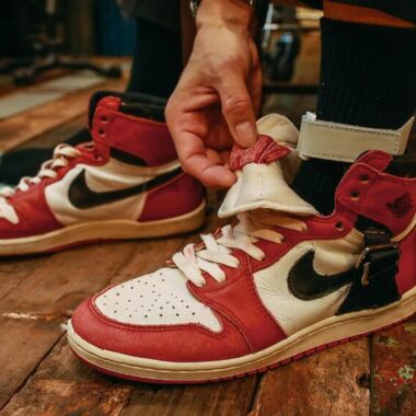 Introducing the Air Jordan 1 Mid OG Chicago Kids Shoes: Style, Performance, and Support